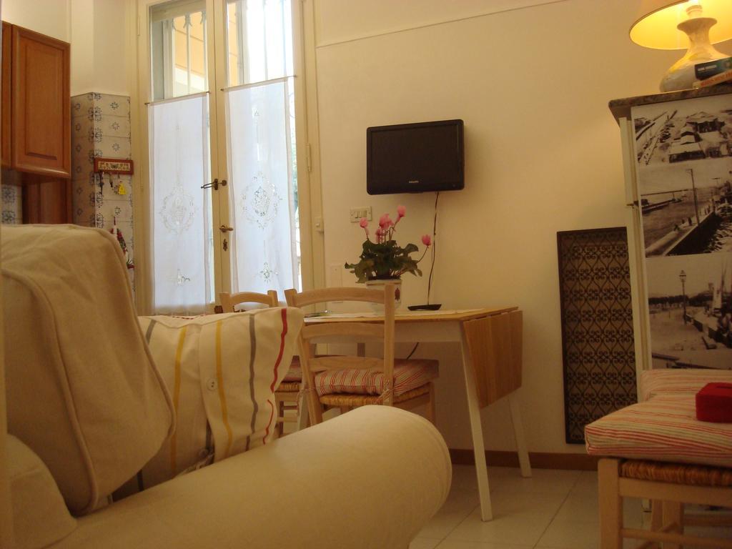 Villino Caproni Apartamento Viareggio Exterior foto